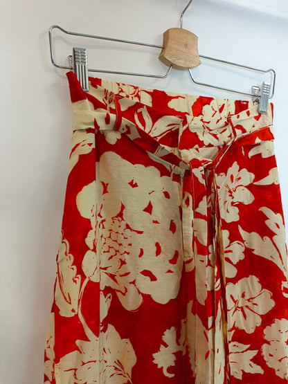 MANGO. Pantalón rojo flores T.s