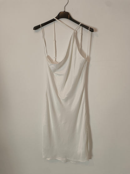 BERSHKA. Vestido lencero blanco  T.m