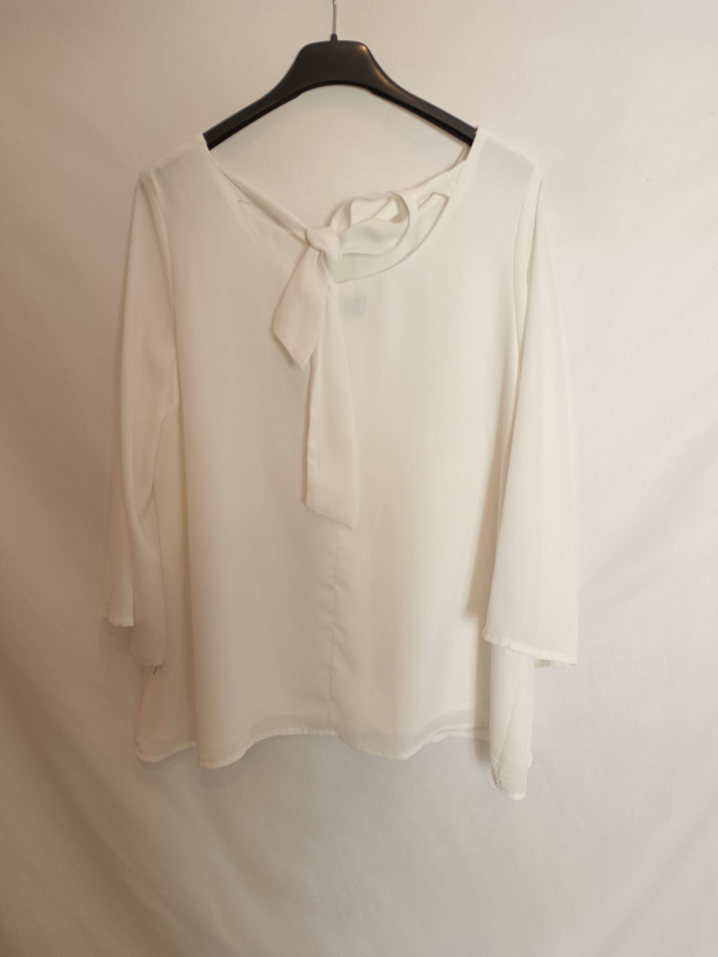 NEW SLEEVE. Blusa blanca fluida T.s