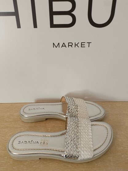 SABRINA. Two-tone braided sandals, size 38