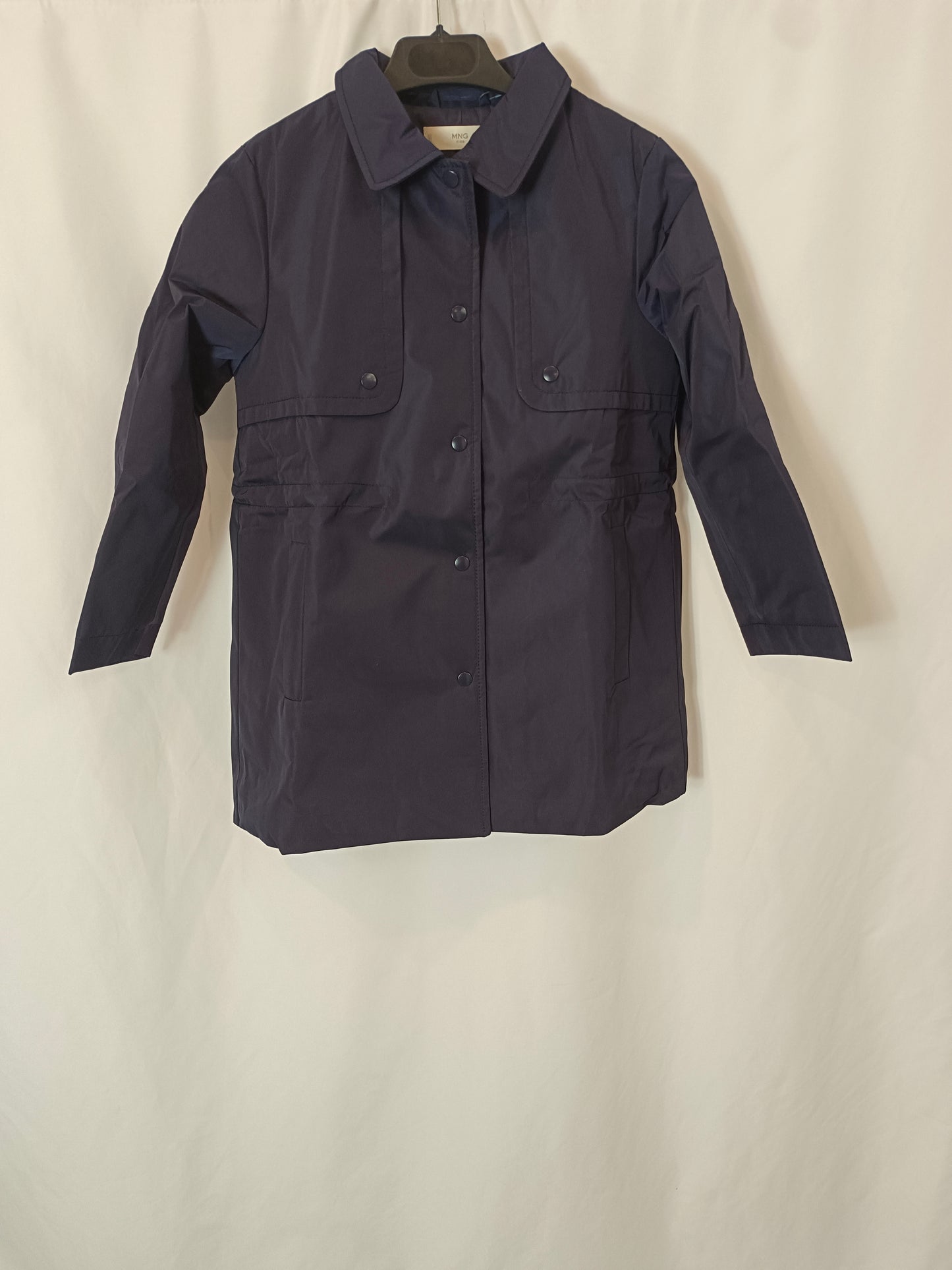 MANGO. Parka azul impermeable T.8 años