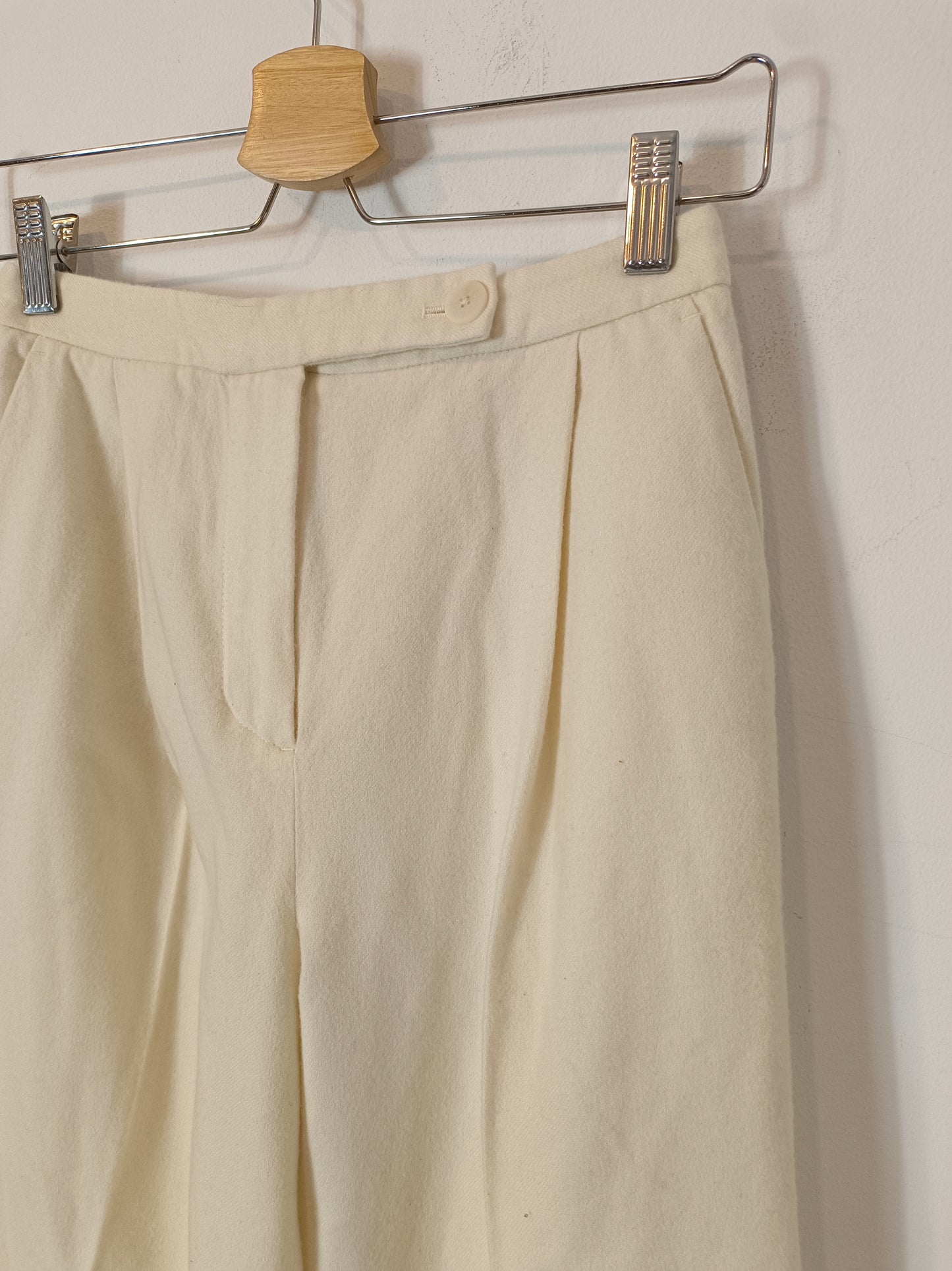MASSIMO DUTTI. Pantalón pinzas beige crudo