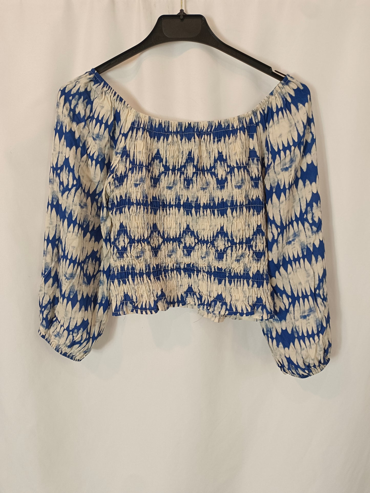 OTHERS. Total look skirt and top Ts