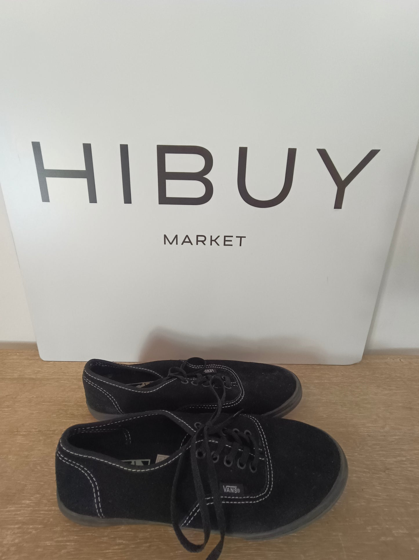 VANS. Zapatillas negras piel T.39