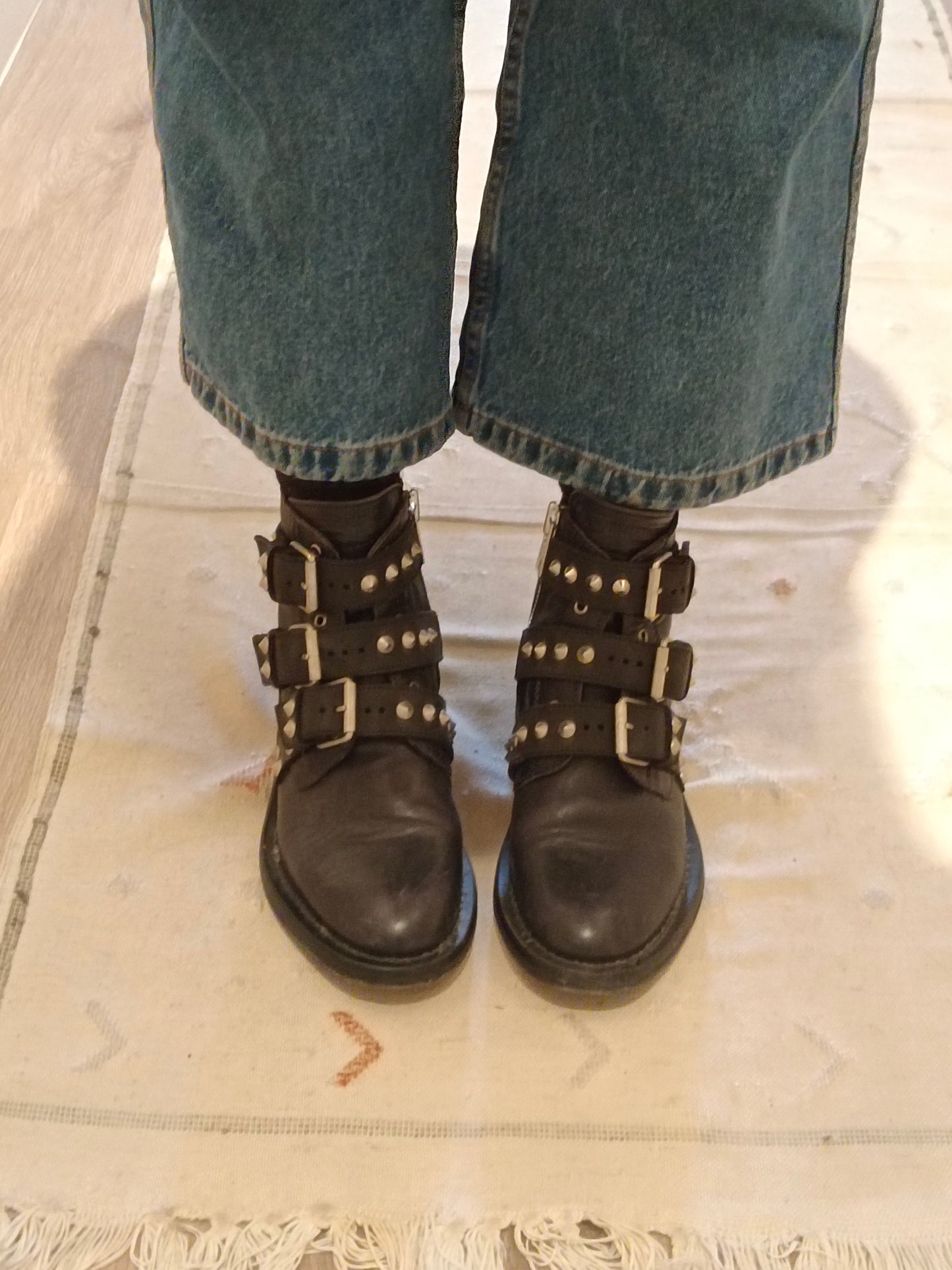 ZADIG&VOLTAIRE. Botas negras tachuelas T.38