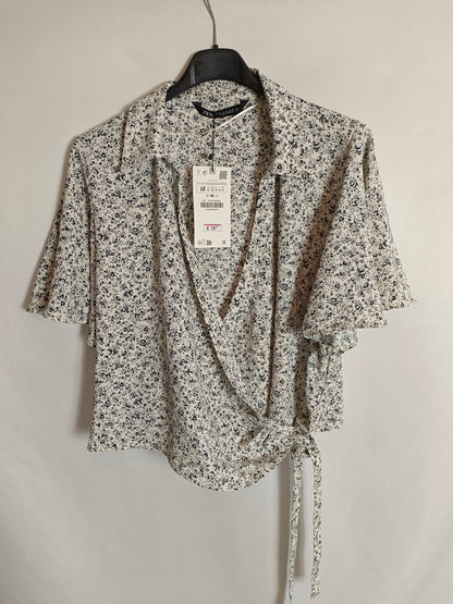 ZARA. Top cruzado blanco florecitas T.m