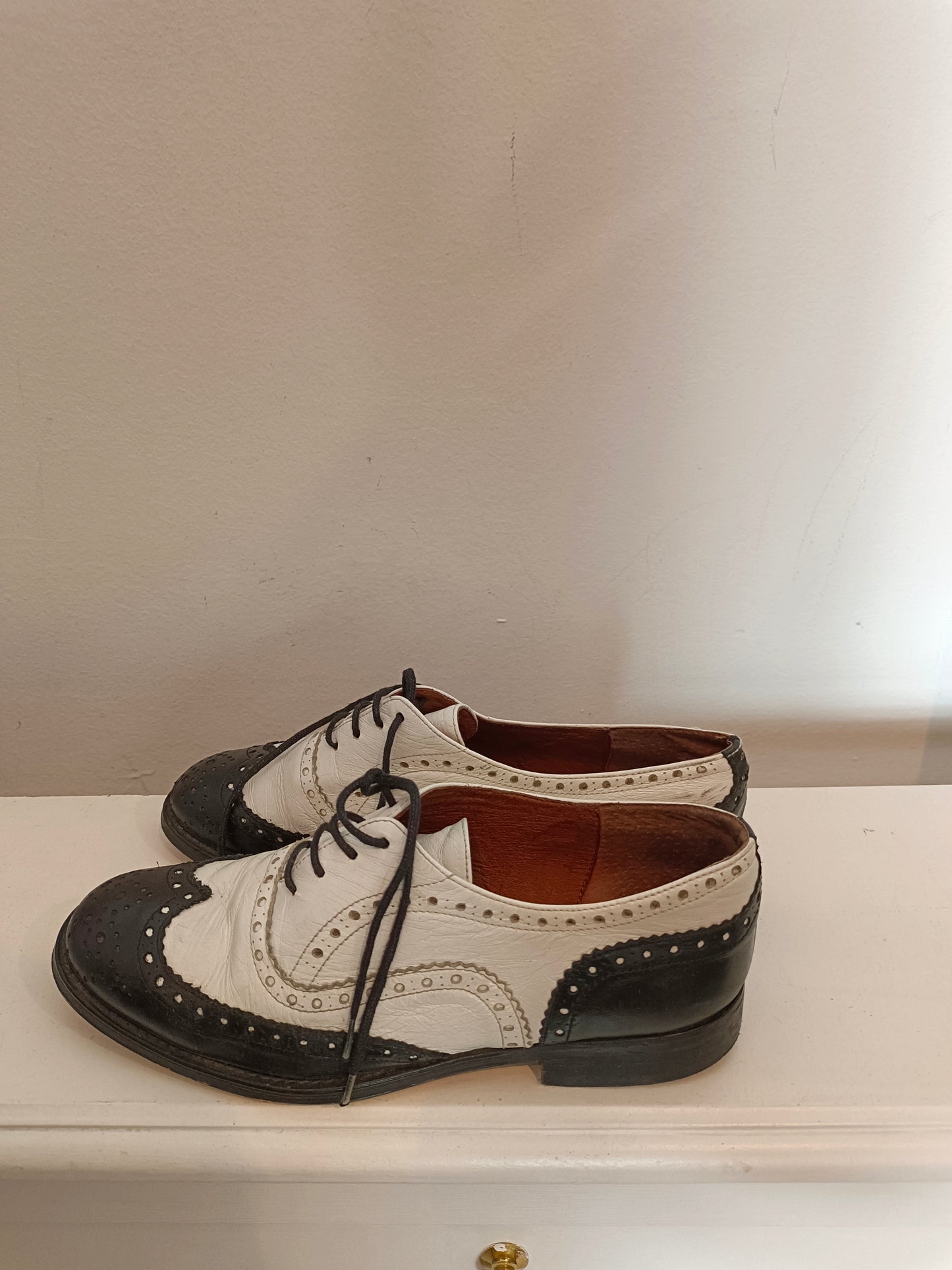 TOPSHOPS. Zapatos bicolor piel T.38