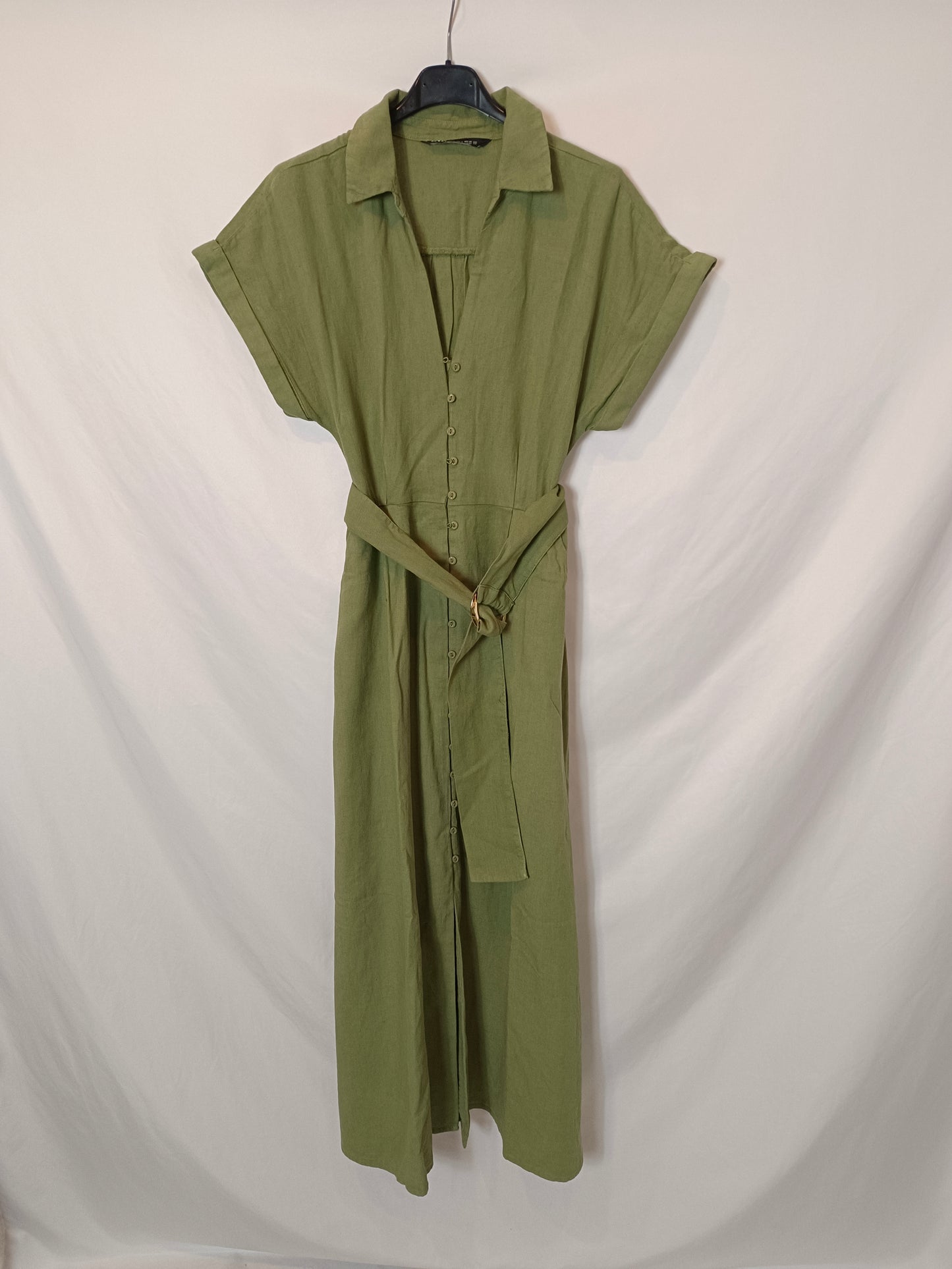 ZARA. Vestido largo verde abotonado T.s