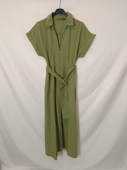 ZARA. Vestido largo verde abotonado T.s