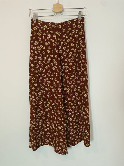 MANGO. Falda midi marrón flores T.s