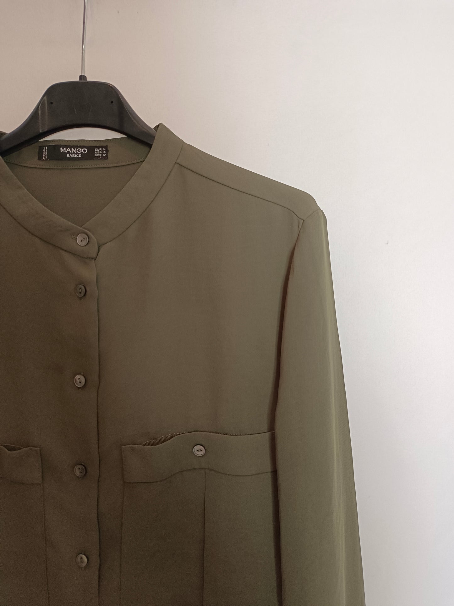 MANGO. Flowy green blouse Tm