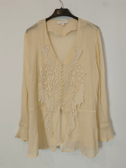 ERI+ALI (&amp;OTHER STORIES). Beige button-down blouse with lace Ts