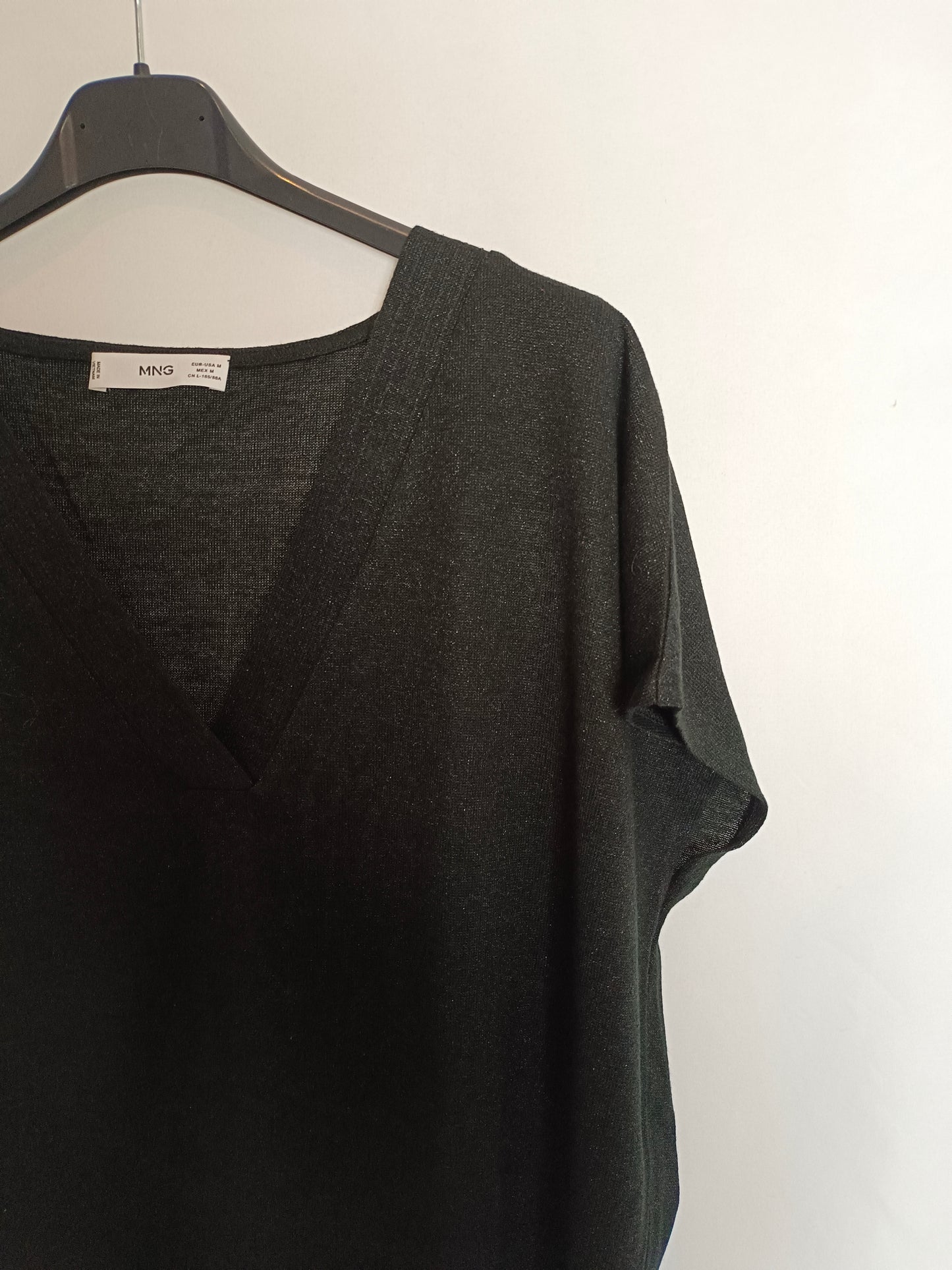 MANGO. Top negro hilos T.m