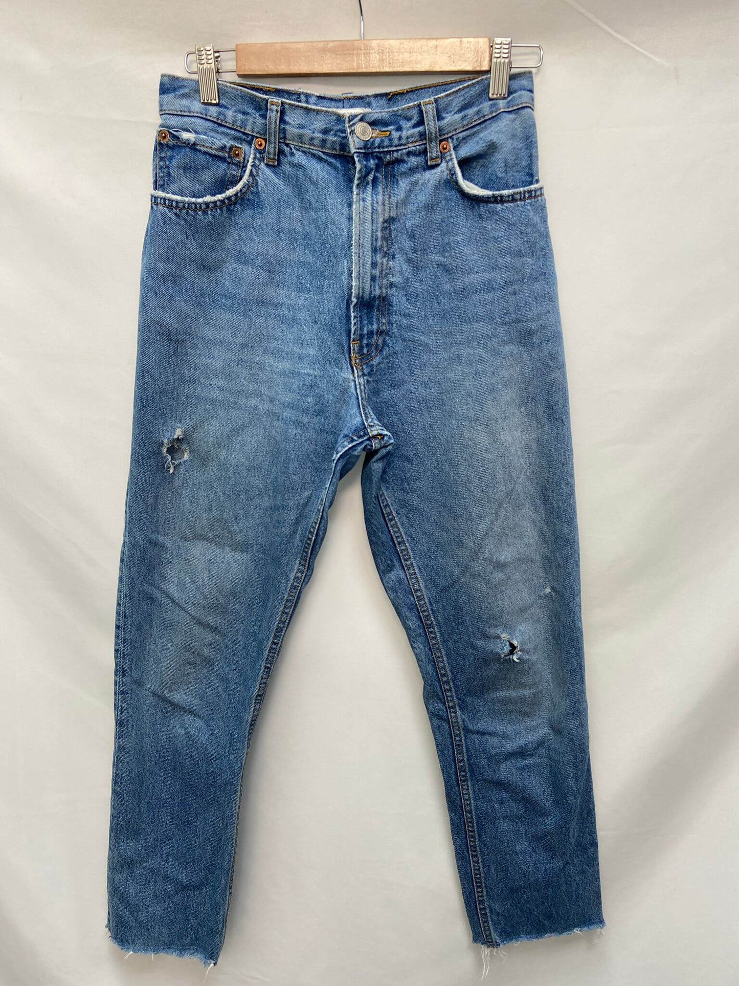 ZARA. Jeans with ripped details S.38