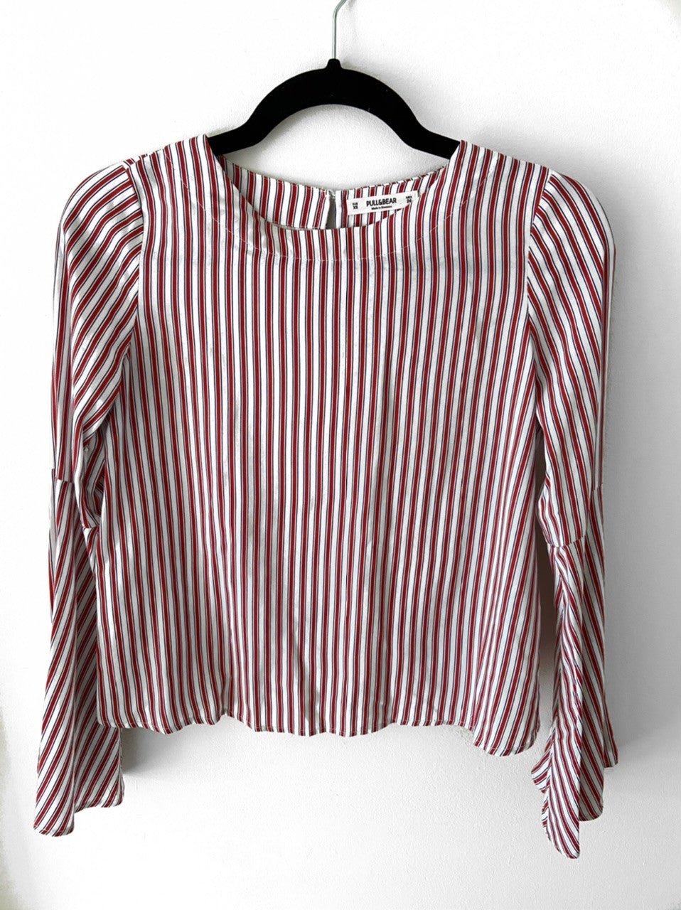 PULL &amp; BEAR. XS Blouse