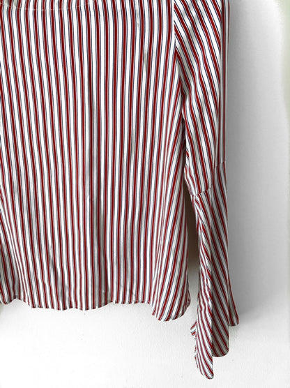 PULL &amp; BEAR. XS Blouse