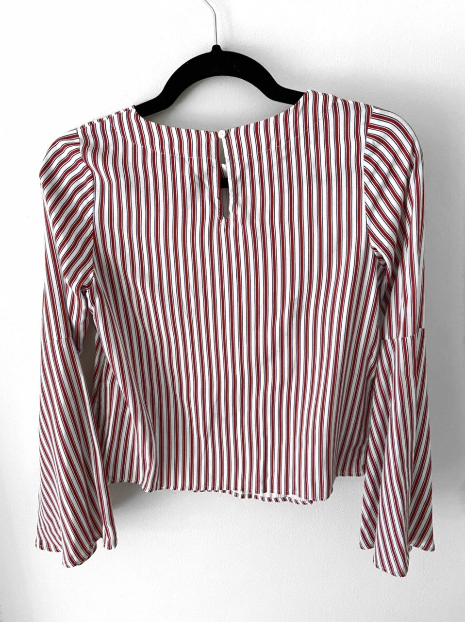 PULL &amp; BEAR. XS Blouse