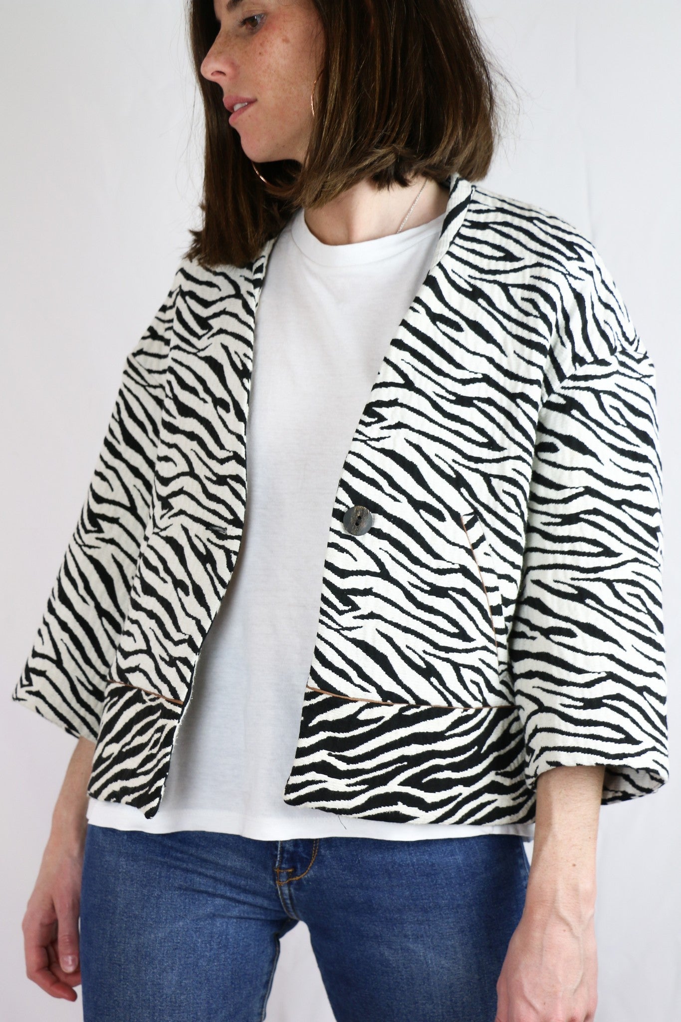 Market. ZARA. Chaqueta estampado cebra T.xs