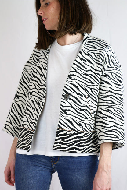 Market. ZARA. Chaqueta estampado cebra T.xs
