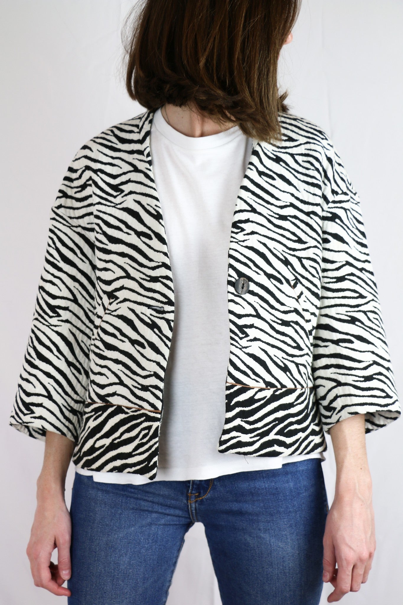 Market. ZARA. Chaqueta estampado cebra T.xs