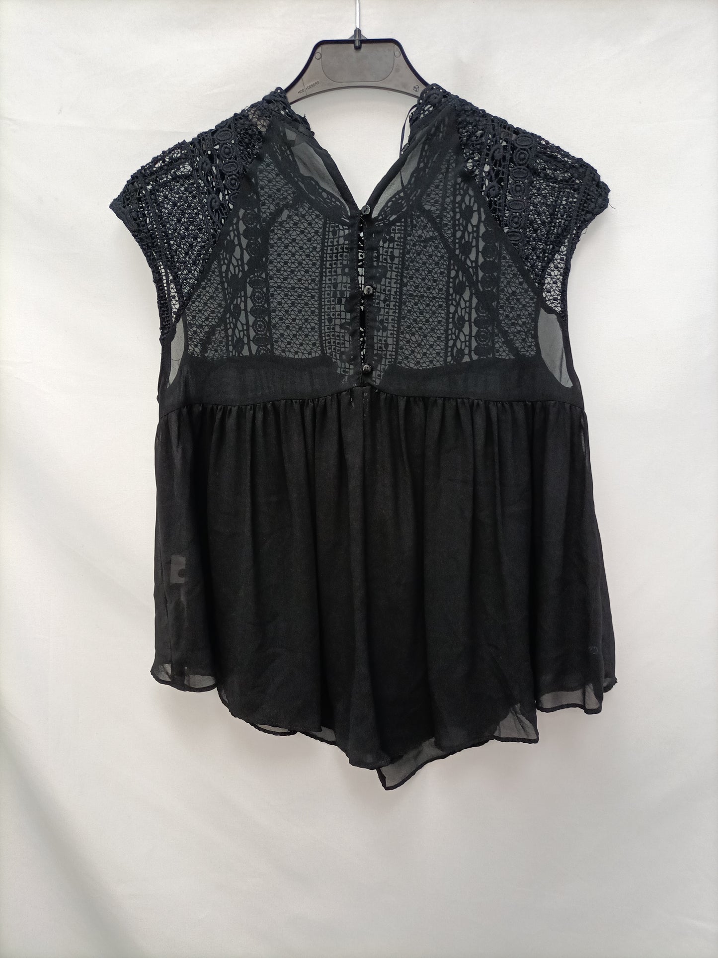 ZARA.Top negro fluido encaje T.xs