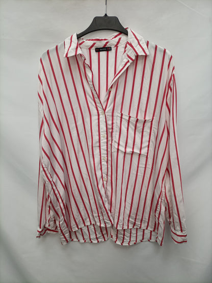 BERSHKA. Blusa rayas T.s