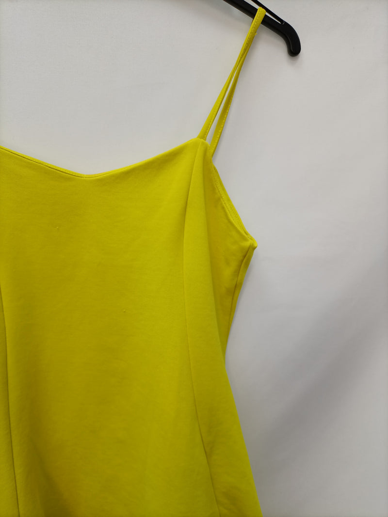 ZARA. vestido corto amarillo T.s