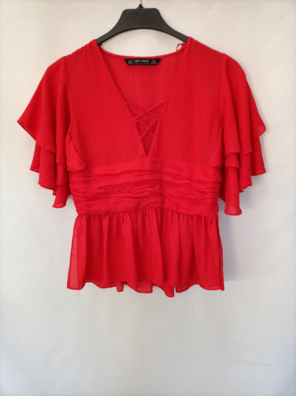ZARA. Top rojo fluido volante T.s.