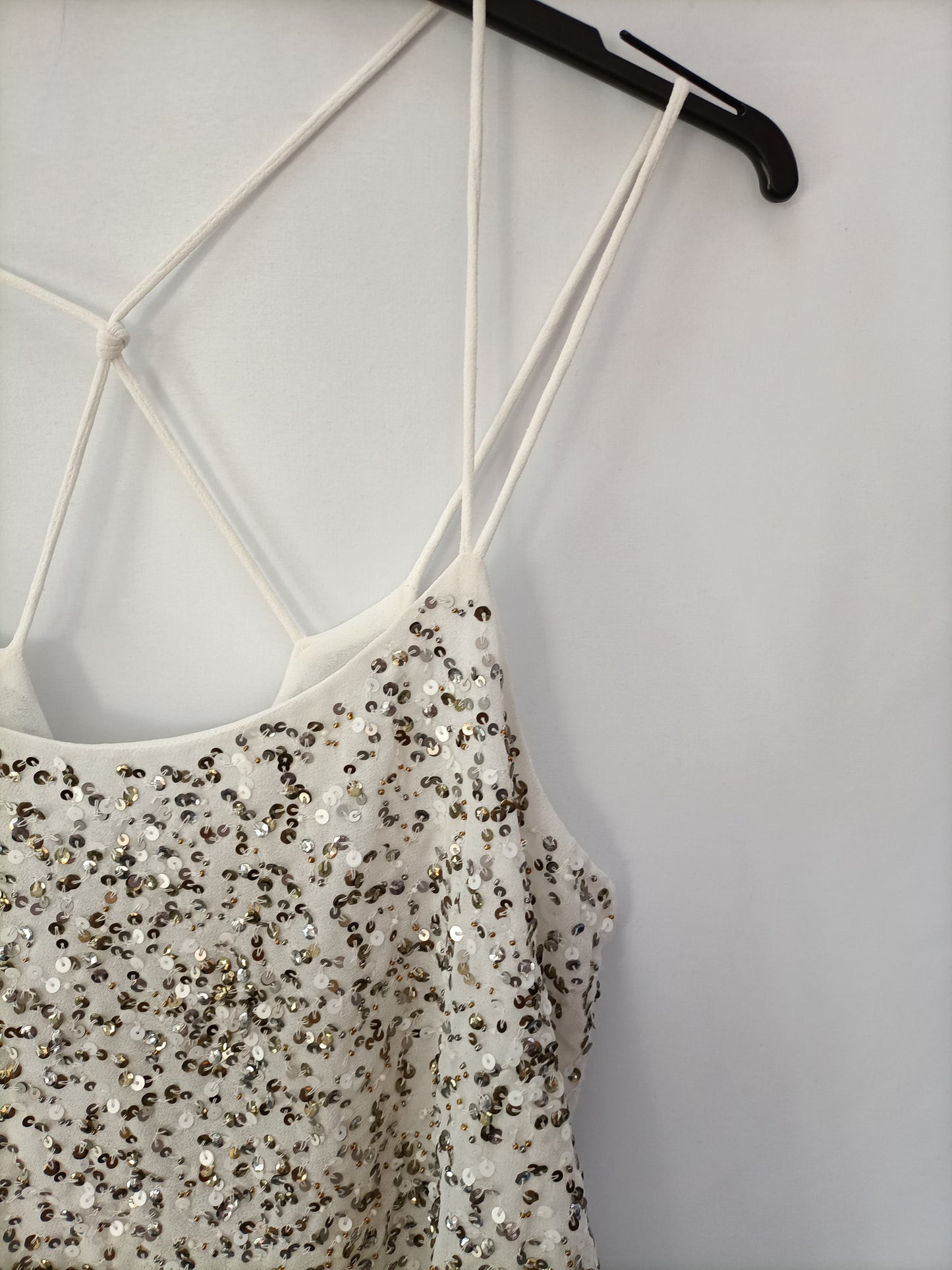 MANGO. Top blanco lentejuelas T.s