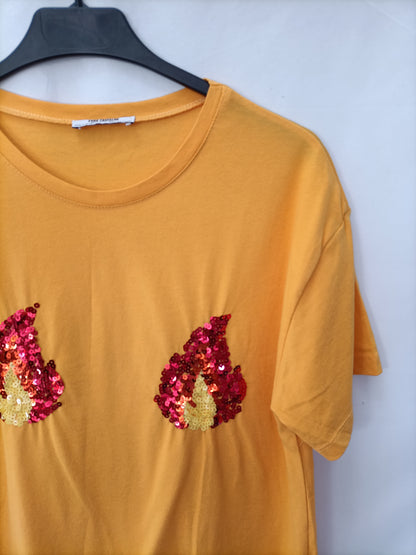 ZARA. Camiseta mostaza llamas T.s