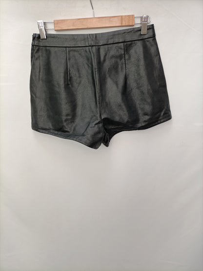 H&amp;M. Faux leather shorts S.36
