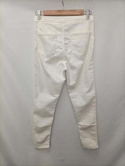 BERSHKA. White denim leggings T.40