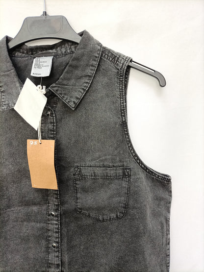 H&amp;M. Grey denim top size 36