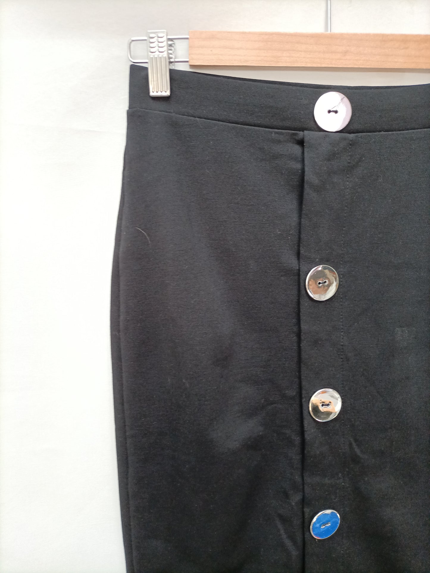 ZARA.  Falda midi botones T.s