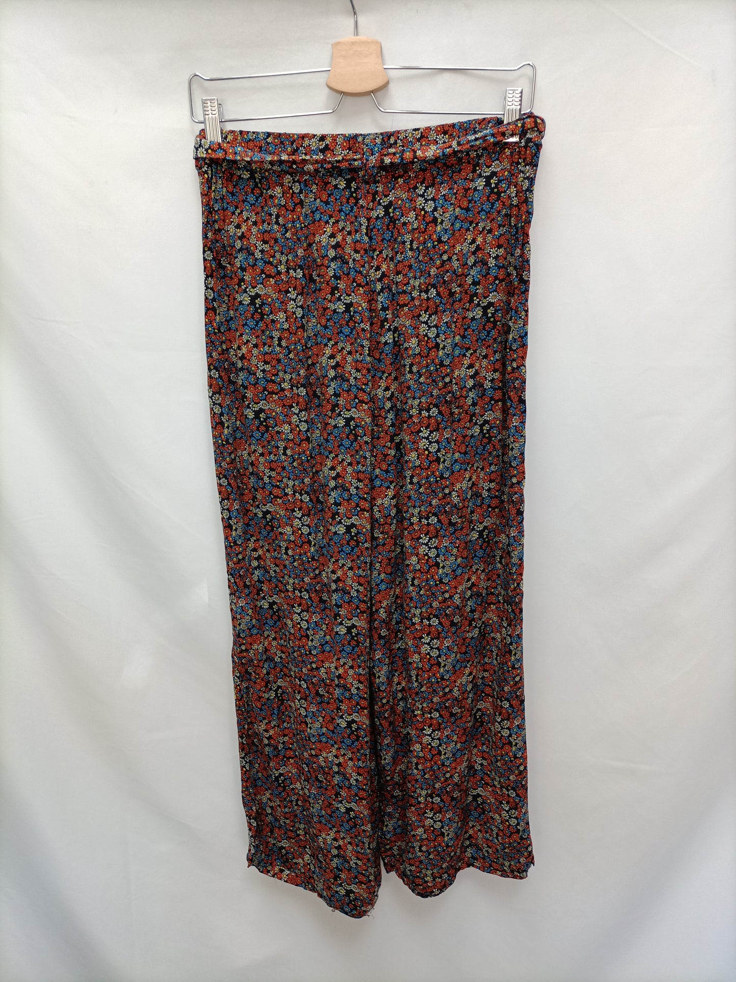 OTHERS. Floral culottes size 36