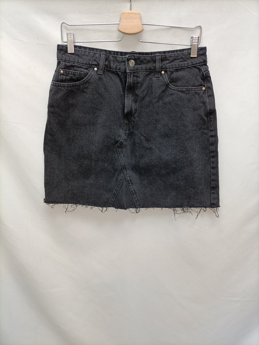PRIMARK. Falda denim negra T.42