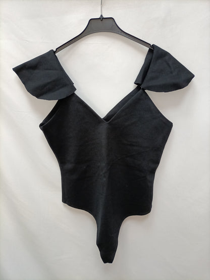 SAMAR ZARZOUR. Body negro volante T.m