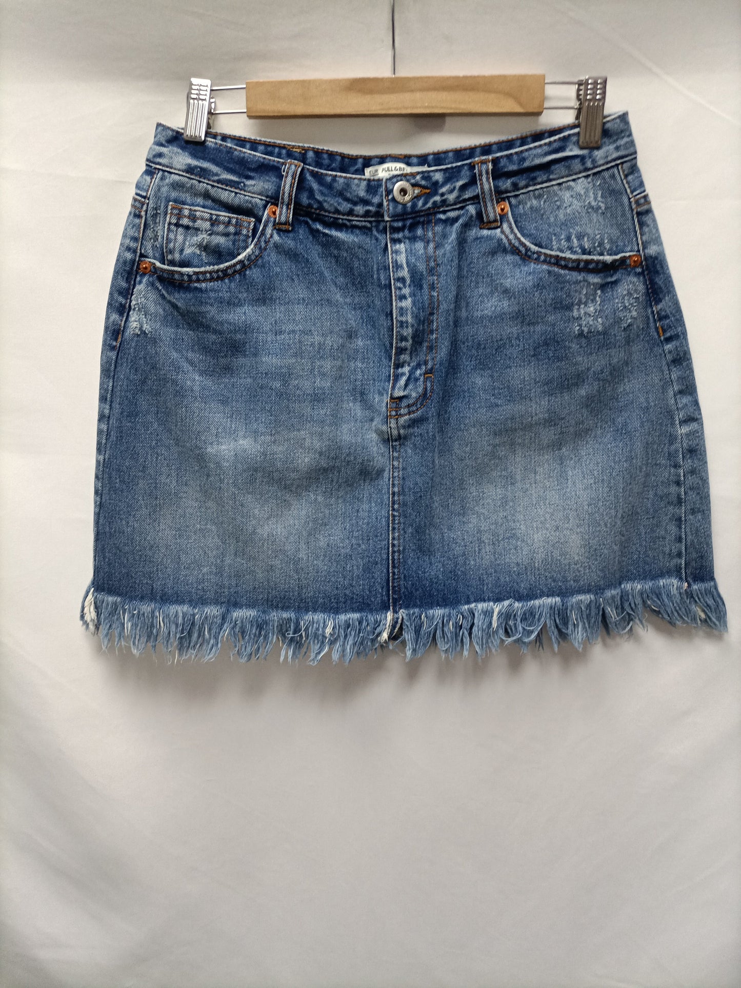 PULL&BEAR. Falda denim flecos  T.L