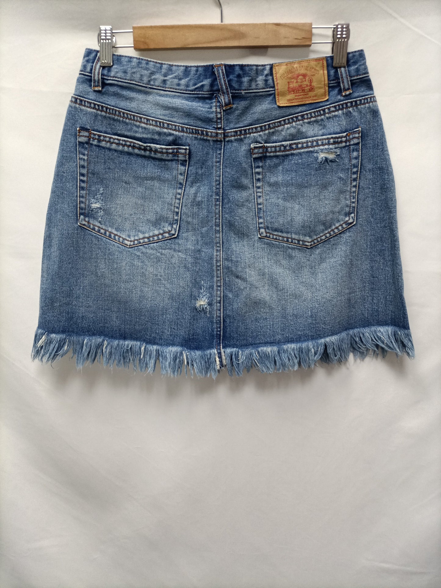 PULL&BEAR. Falda denim flecos  T.L