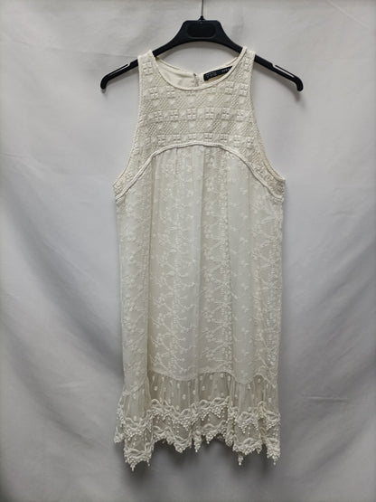 ZARA. Vestido beige encaje  T.m