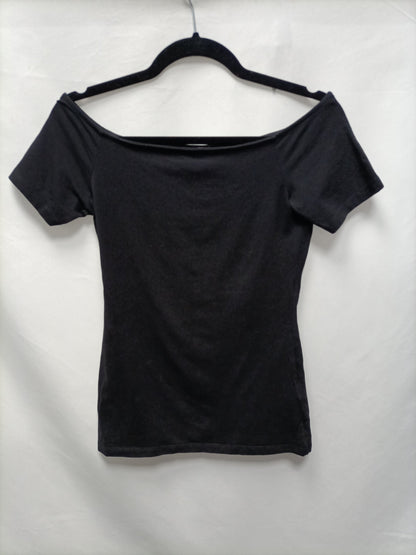 H&M. Camiseta básica negra T.s