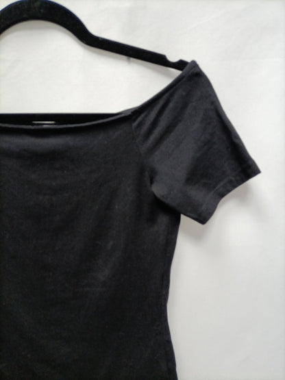 H&M. Camiseta básica negra T.s