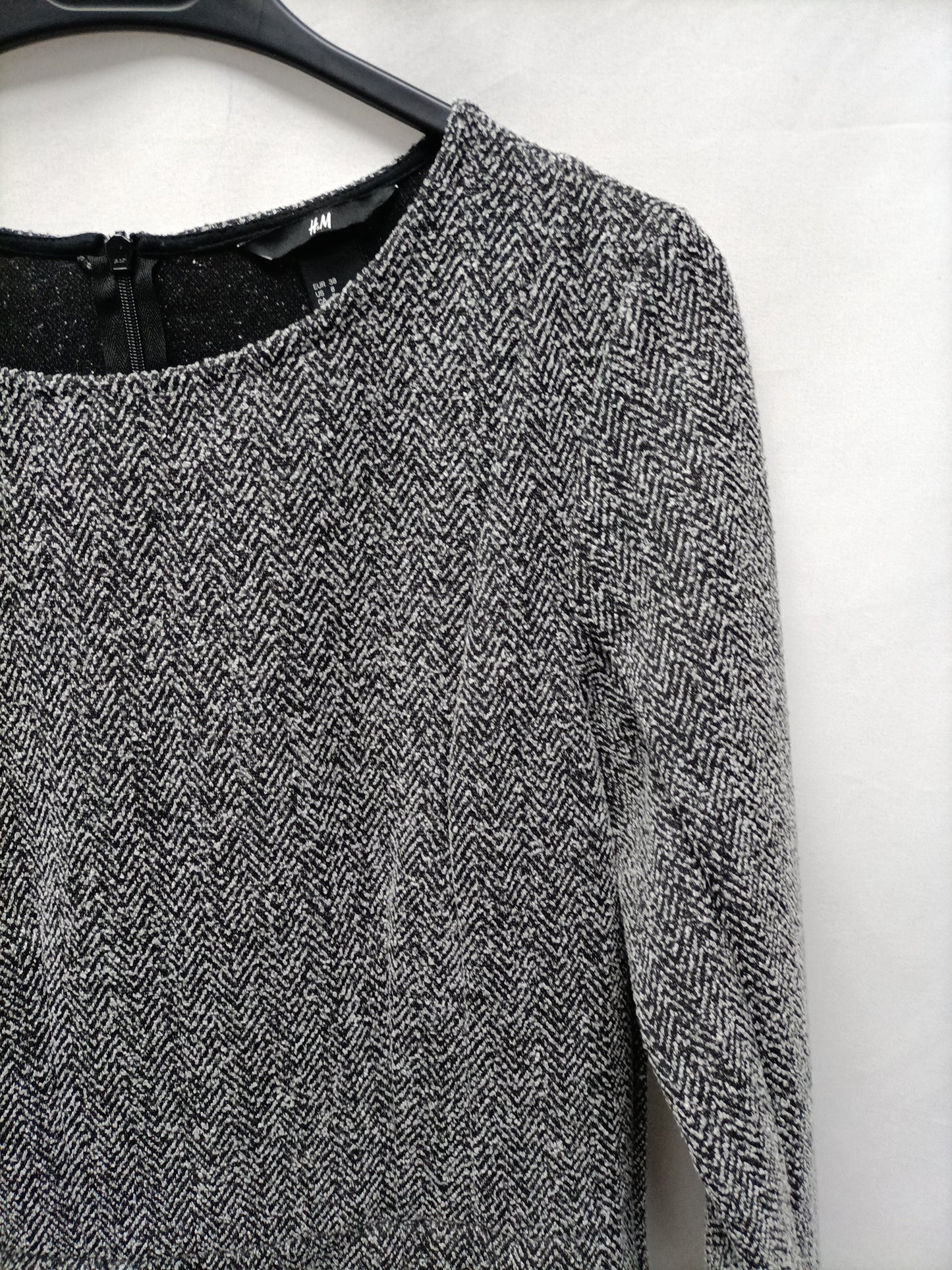 H&amp;M. Short herringbone dress size 38