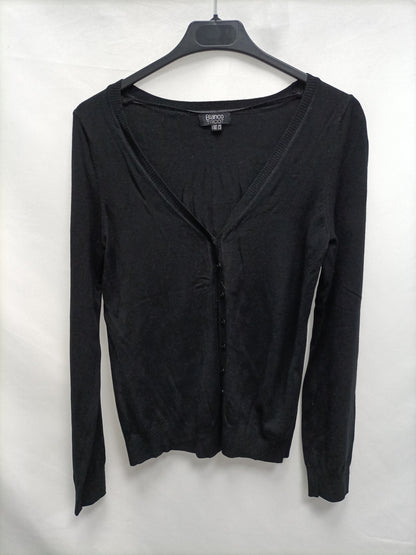 WHITE. Basic black cardigan T.40