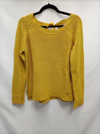 EASY WEAR. Mustard Tm sweater