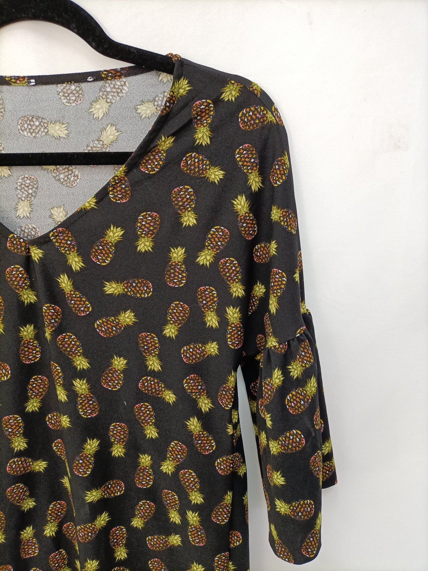 OTRAS. Vestido negro piñas T.u (m)