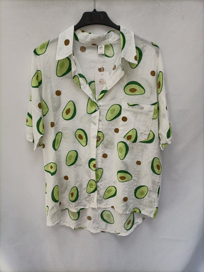 E.I.O. LONDON. Camisa blanca aguacates T.l