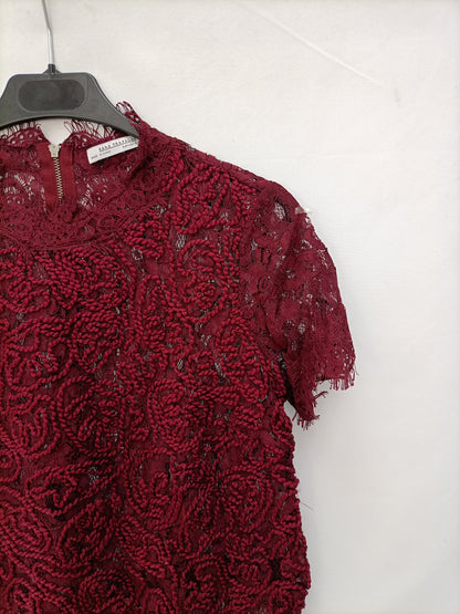 ZARA. Top encaje burdeos T.s