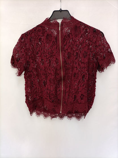 ZARA. Top encaje burdeos T.s