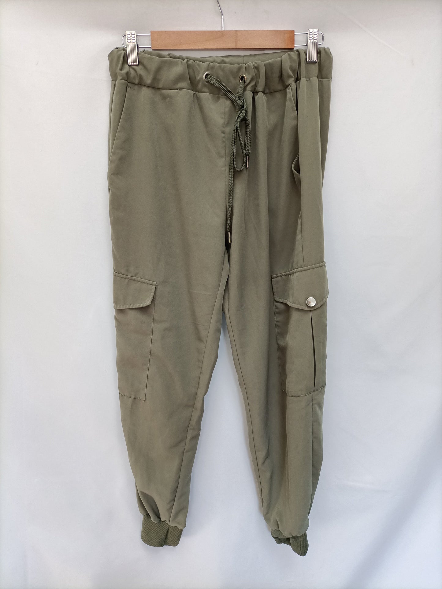 ZARA. Flowy green trousers T.xs